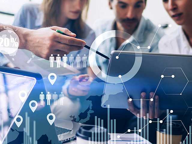 AMBROSETTI LIVEVIA WEB
Affrontare il lungo viaggio della Digital Transformation: le domande da porsi e le trappole in cui NON cadere