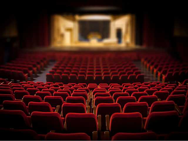 AGGIORNAMENTO PERMANENTEIN PRESENZA
Serata di fine anno. Incontro con Beatrice Venezi fra leadership e musica (con un quartetto d’archi in accompagnamento)