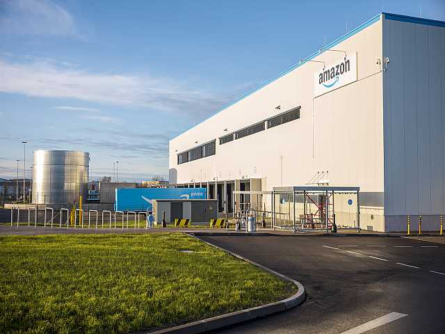 AGGIORNAMENTO PERMANENTEIN PERSON
Visit to the Amazon distribution centre in Cividate al Piano: how Amazon is shaping the logistics of the future (with networking cocktail)