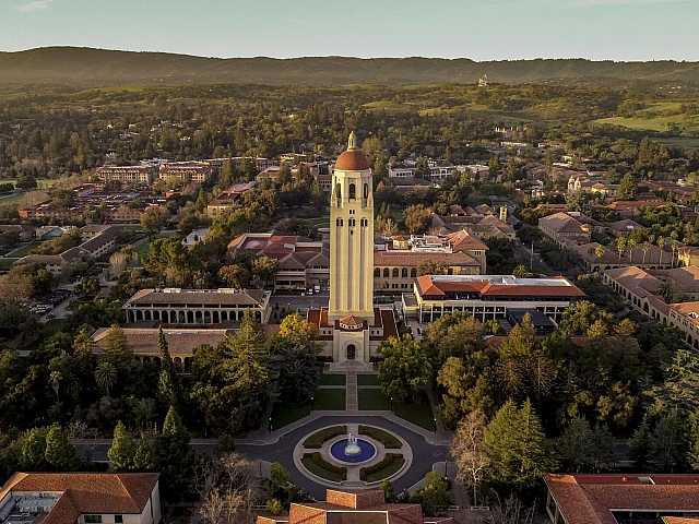 Executive Education Program in Silicon Valley
Leading the AI Revolution 