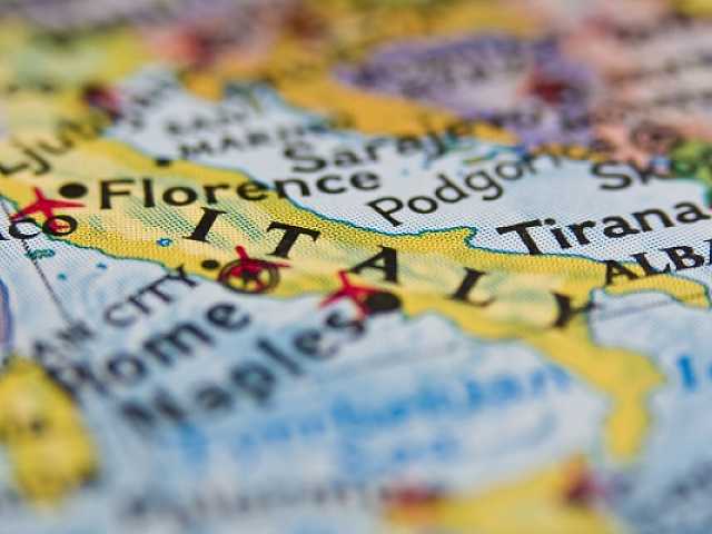 AGGIORNAMENTO PERMANENTEIN PRESENZA
Lo scenario competitivo e le priorità d’azione per le imprese del Mezzogiorno e della Campania. Come pianificare strategie di crescita vincenti in un'epoca di grande incertezza.