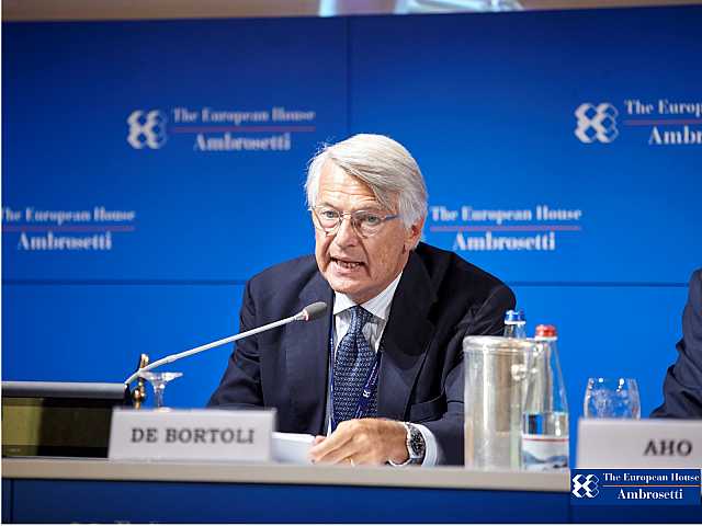 AGGIORNAMENTO PERMANENTEVIA WEBBuone informazioni e cattiva stampa. Il ruolo dei Media nella gestione delle crisi Paese