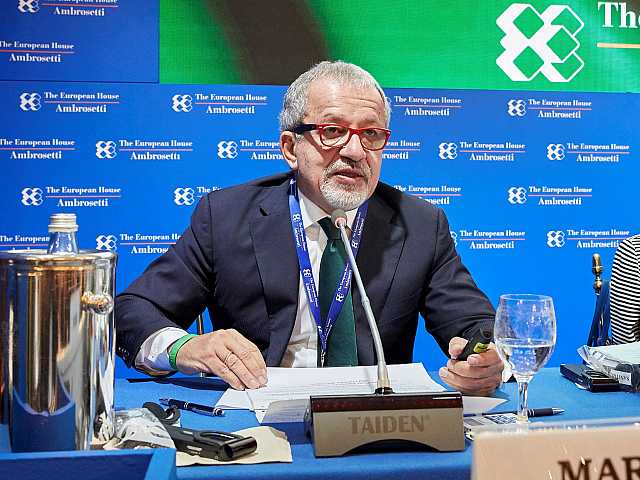 AGGIORNAMENTO PERMANENTEVIA WEBIl ruolo del Governo e delle Regioni per far ripartire il Paese