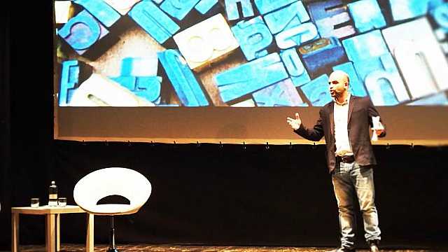 Serata con Roberto Saviano. I numeri oggi non si contano, si pesano